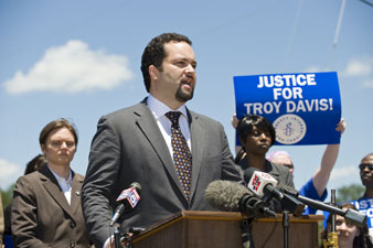 NAACP president Ben Jealous speaks with the media after visiting with death row inmate Troy Anthony Davis Friday, May 29, 2009  AP Images</br> 