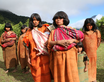 Women in the native Indian settlement of Andioshiari. Photo by Kelly Hearn 